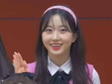 Thần tượng “bản mệnh” của NMIXX tại JYP là ai? Seol-yun: Sana; Hae-won: JYP