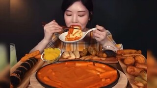 Bánh gạo cay Hàn quốc phô-mai và kimpap phomai viên #mukbang