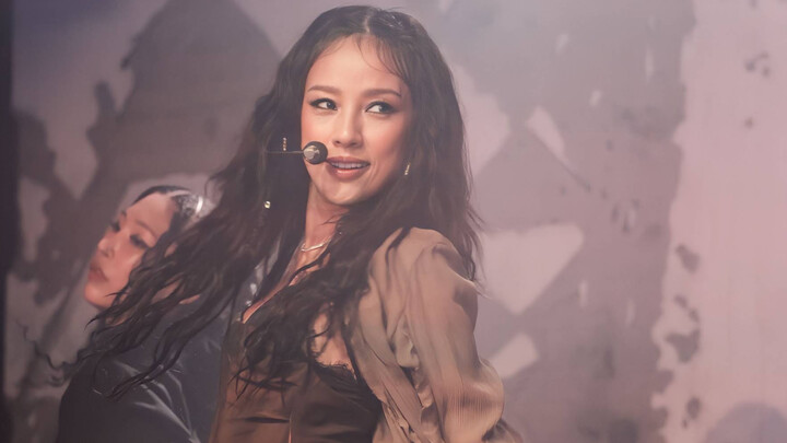 [Lee Hyori 4K Fan Cam Vertical] Returns to Dance to Samsung’s Ad Song After 18 Years | Anyclub 2023 