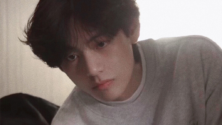 Lepas atau tidak lepas baju sepertinya bukan orang yang sama | Kim Taehyung