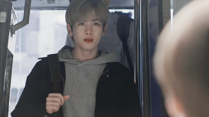 رفيق الطفولة الذي انفصل عنه في الثانوية يلتقي به مرة أخرى في الجامعة بعد ثلاث سنوات: صديق أم حبيب؟