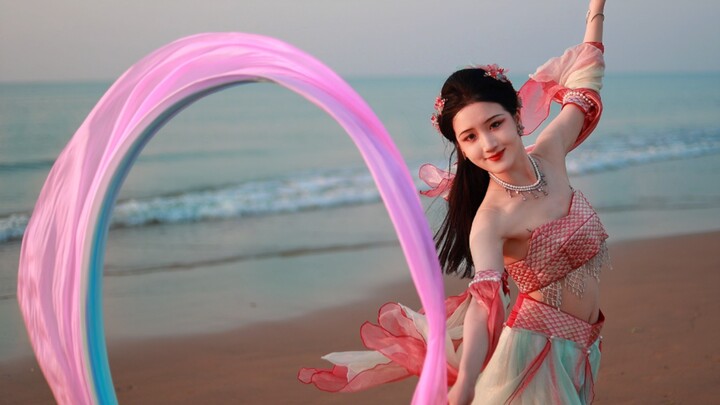 “我本就是先生画里的那尾锦鲤”  上岸蹁跹舞纱球