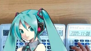 Play the fastest parting song "The Disappearance of Hatsune Miku" with 4 calculators