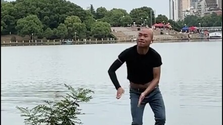 “孤独到极致便成了抽象”