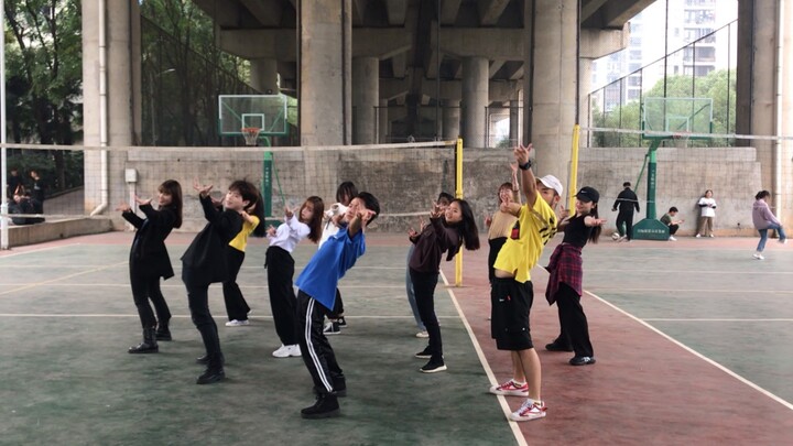 رقصة كيبوب عشوائية لأول مرة في جامعة تشانغشا للشؤون المدنية! تعالوا بسرعة وشاهدوا الأخوة والأخوات ير