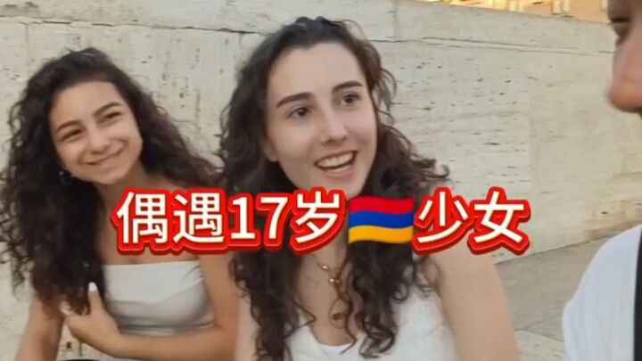 Tak sengaja bertemu gadis Armenia berusia 17 tahun, ia tertawa sangat keras