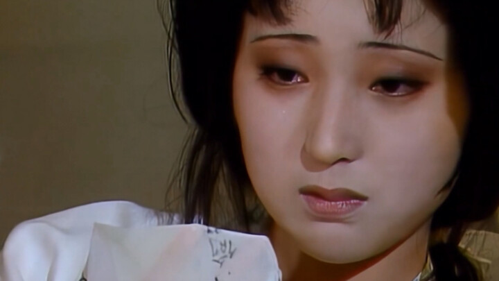 The same scene: Lin Daiyu falls ill—new version vs. old version, with the new one nearly sending Gra