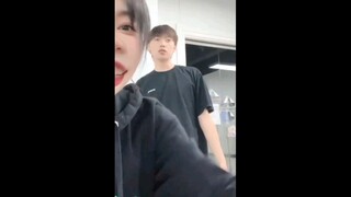 点击此视频看中国boy跳flower。