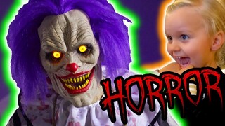 HALLOWEEN HORROR SCARES 4yr old at Spirit Halloween store!