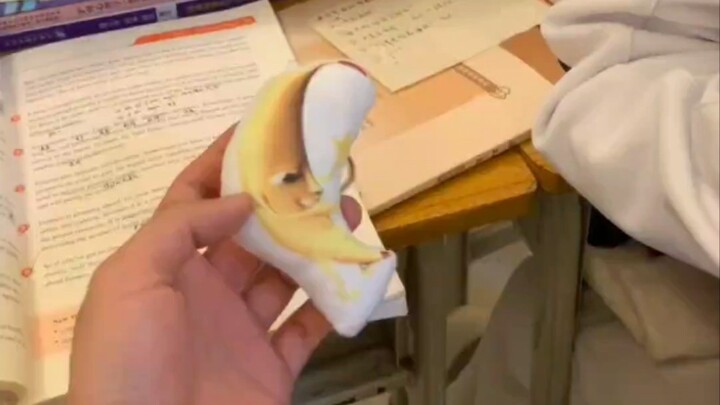 Guru: Datanglah ke kantor setelah kelas selesai dan bawalah pisang besarmu#bermainaverynewthing#kead