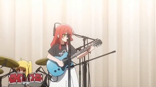 So với việc Porchi-chan gặp bố mẹ trong “Tảng đá cô đơn”, đôi chân của vận động viên Kita thu hút nh