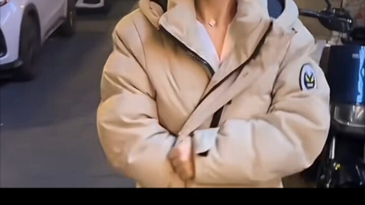 ตอนที่เพิ่งรู้จักเธอ เธอยังเป็นเด็กผู้หญิงตัวเล็กๆ อยู่เลย