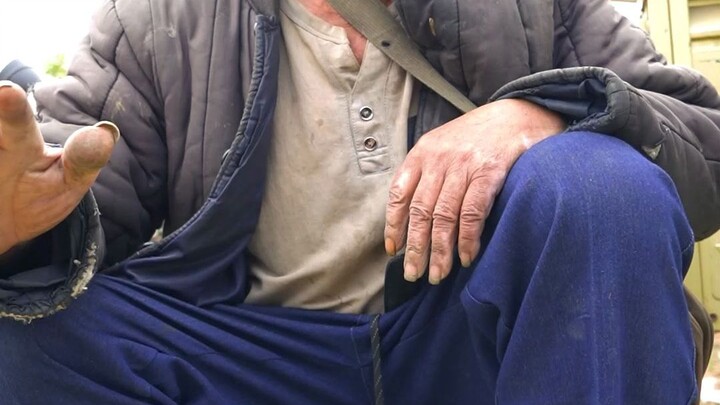 Hành động và lời nói của ông cụ này khiến tôi vô cùng xúc động: Học để trưởng thành – thế hệ trẻ chú