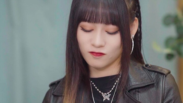 [Tsukino Gogo] Been fed up with melodramatic romances? Let’s switch things up for a change!