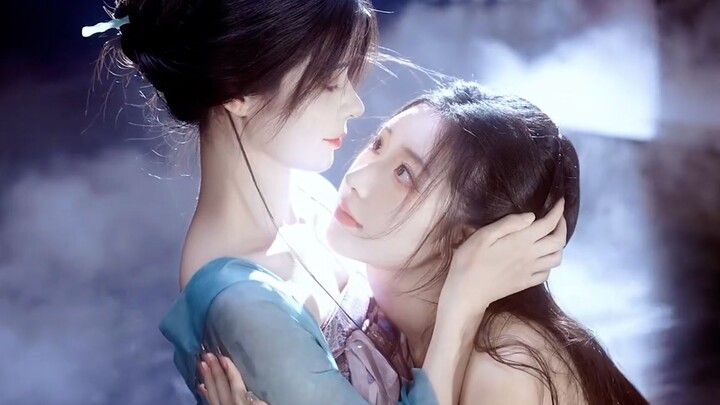 Stop staring—come on in and take a bath!