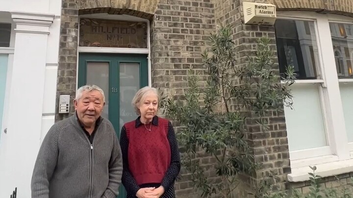 زوجان صيني بريطاني يعرضان لك منزلهما