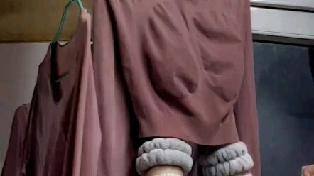 Bokong teman sekamar