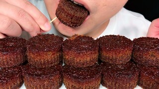 Dengarkan ASMR memakan kue sarang lebah terhits di internet!