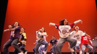 My god, is this the average dancing ability of American college students?! Each one is so unique.