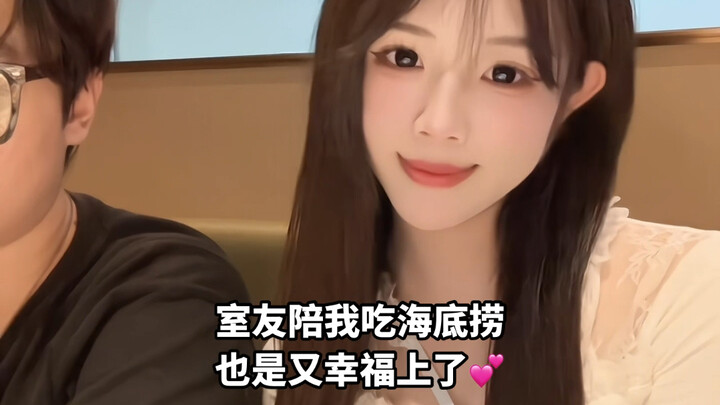 [Lu Mengrui] Having a roommate like this makes you look so good when you take them out to eat!