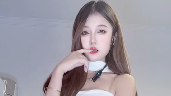 Mãng Tương (quần yoga phối vải bóng, vũ đạo nóng bỏng, đỉnh cao của vẻ gợi cảm tinh khiết)