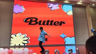 Cảm giác thế nào khi nhảy "Butter" một mình?