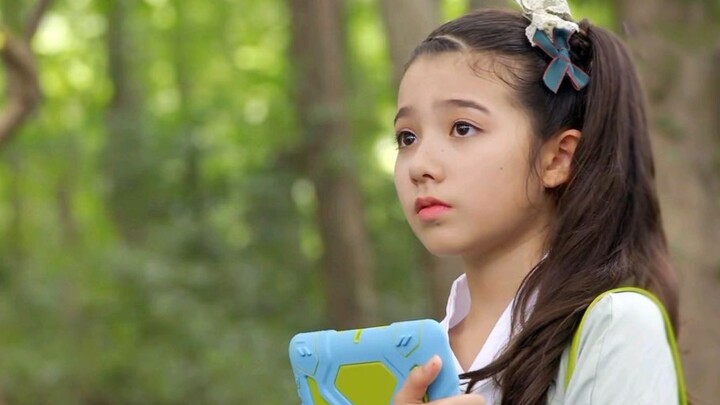 หลังจากห่างหายไปสามปี ชิ่นชิ่นกลับมาเต้นเพลง "หญ้าตัวน้อยตามหาฝัน" อีกครั้ง (พร้อมดนตรี)