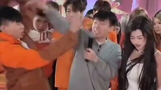 哈基m笑传之敲敲盆