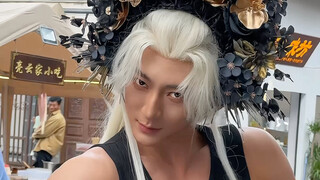 男子簪花不自羞 花应羞上男儿头