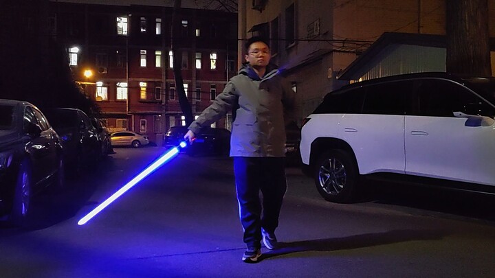 مبتديء صغير حصل للتو على سيف ضوئي