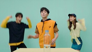 权志龙代言茶派，和当年拍的这个8秒广告风格特别像！