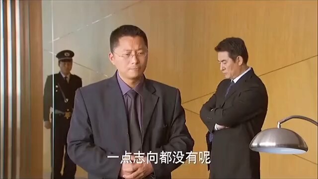 Atasan perusahaan korupsi gaji pekerja lapangan, presdir langsung murka begitu tahu: Seribu yuan aja