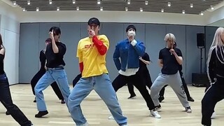 SHINee Don't Call Me practice room unveiled
