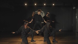 【الغلاف】غرفة تدريب لين يي --THE EVE (الليلة السابقة) من EXO