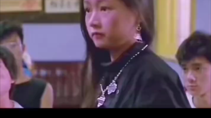 Nỗ lực đến đâu, vẫn không thể vượt qua được hố sâu ngăn cách giữa người nghèo và người giàu.