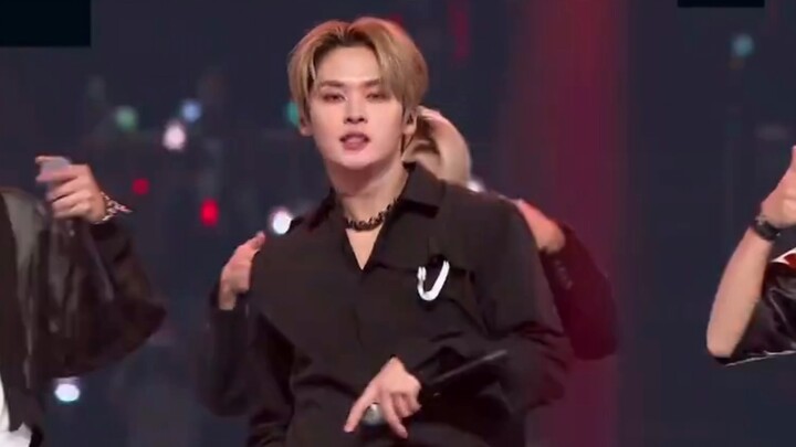 "Probably the first Kpop dance group that is too strong but is trampled on by teammates and fans" [L