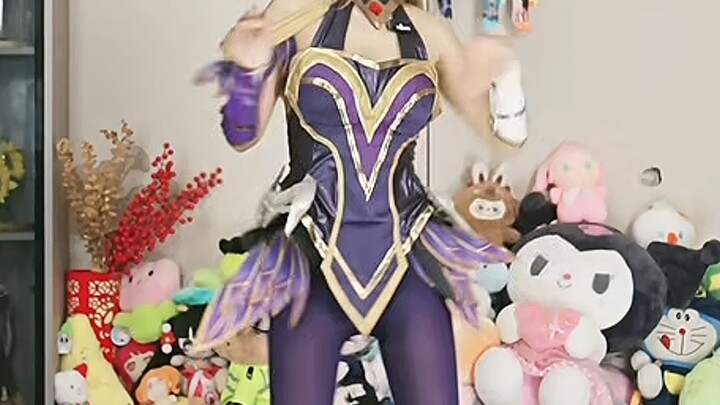It’s Yibenyi cosing “Outta My Head.” Sorry, I don’t recognize this cosplay—could someone in the comm