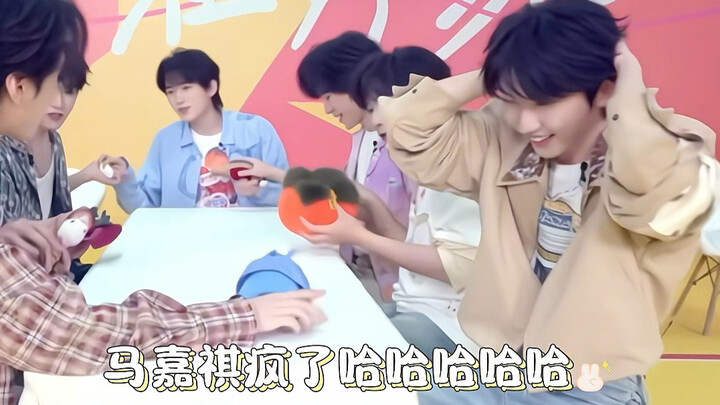 Làm ồn đến nỗi Mã Gia Kỳ quên mất tiếng Hà Nam nói thế nào rồi hahaha😂