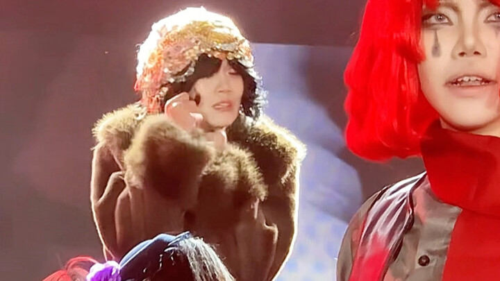 当我cos舞女->在舞台上cos跳河