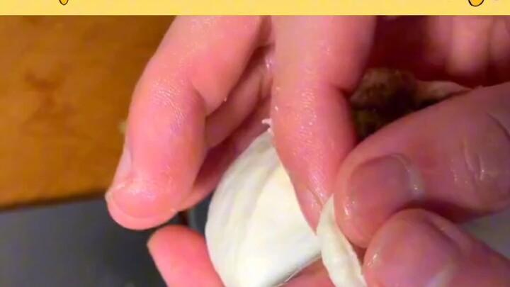 Chiếc túi này đựng đồ còn nhiều hơn cả quần tập yoga!