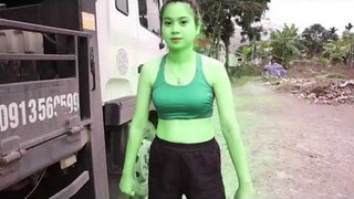 She-Hulk Stop Bad Guy - GreenHulk