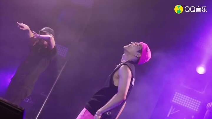 Jackson Wang - ON THE ROCKS (Live) Panggung Level Dewa, Gue Gak Terima Kalau Ada yang Belum Pernah D