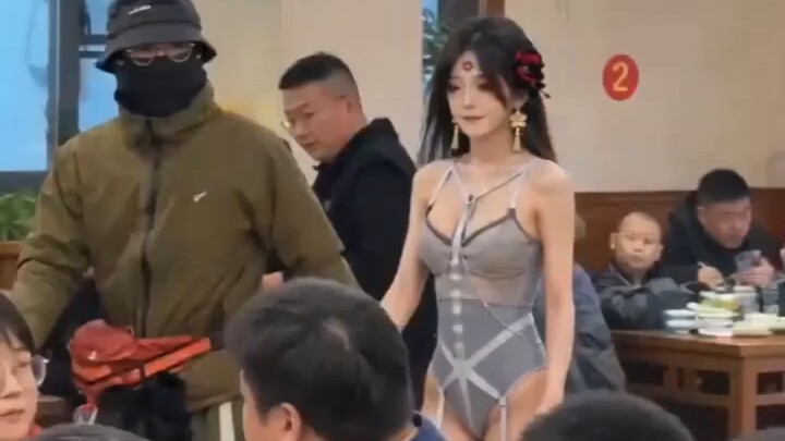 Phiên bản cắt ghép tập giữa phim “Đoàn Niên” quay thực tế