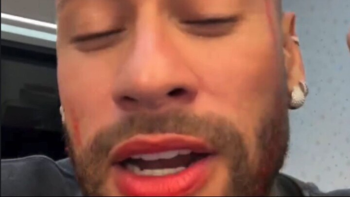 Neymar vira modelo de Mavie e brinca com resultado