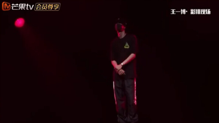 【Wang Yibo】No one should miss this official rehearsal of "Finesse" and "Turn up the music"—it's so a