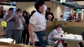 起猛了 看见小傲跳科目三了