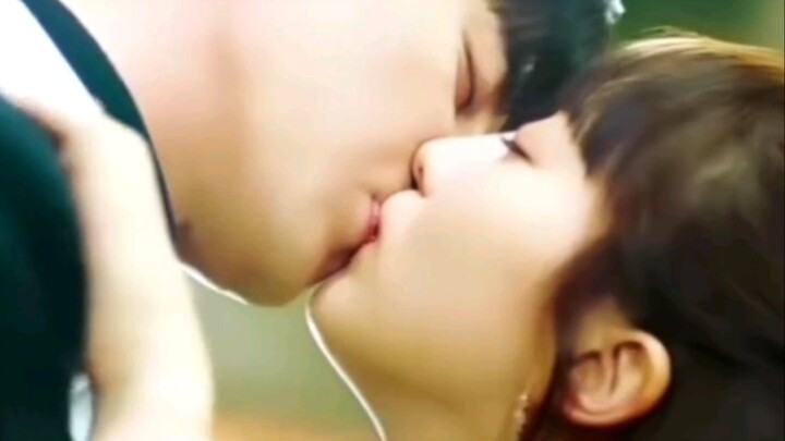 Kiss in front of everyone 🤭🦋