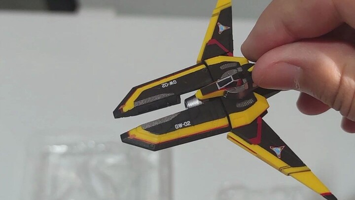 I advise everyone not to buy Bandai's Tiga aircraft, it is really not worth it