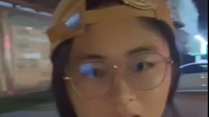 Round-Head Grandma Pulls Off a "Chuhua" Win in a Live Stream Match