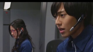 Go-busters và Go-busters hợp sức chiến đấu chống lại kẻ thù và đội thứ 37 đến hỗ trợ